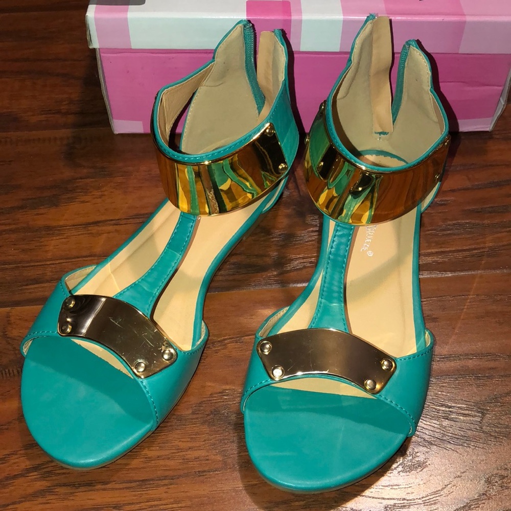 Sandals - Picture 5 of 5